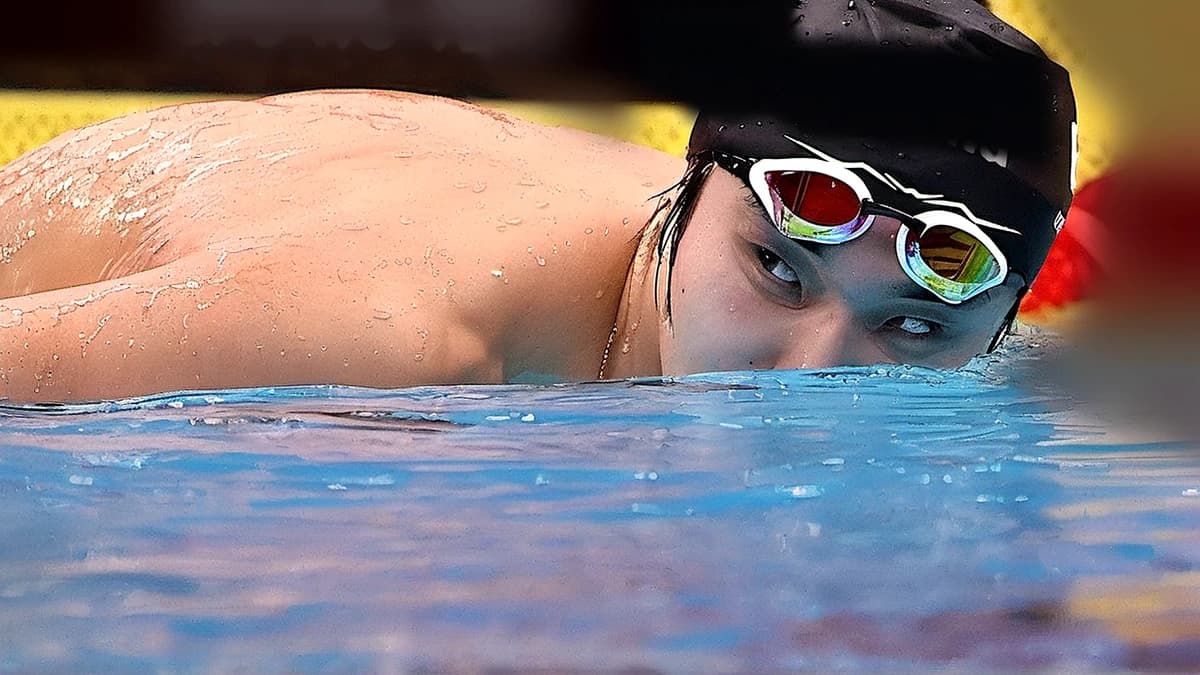 1500m 끝내자 눈물이 흘렀다…김우민이 숨겼던 어깨 파열 — 제작 일러스트