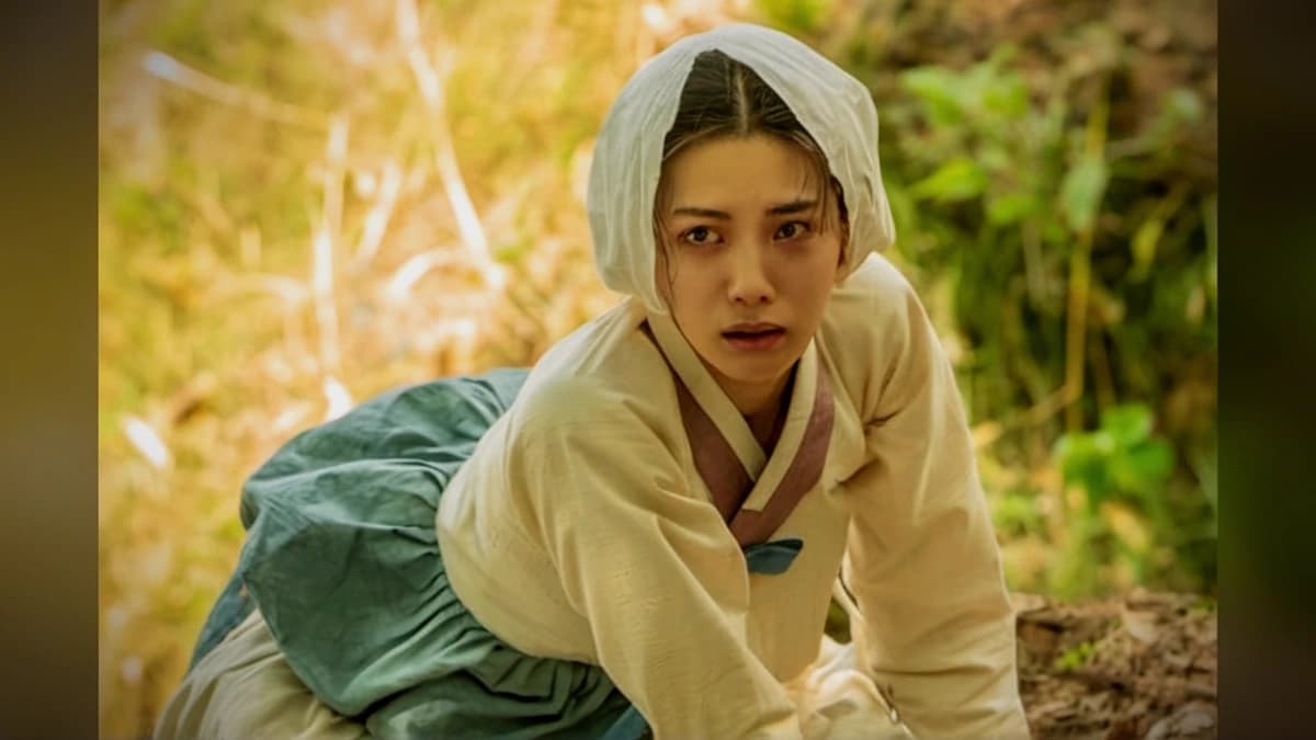 “입술이 불편했다면 내 잘못”…나나가 ‘스캔들’ 혹평에 먼저 꺼낸 말 — 제작 일러스트