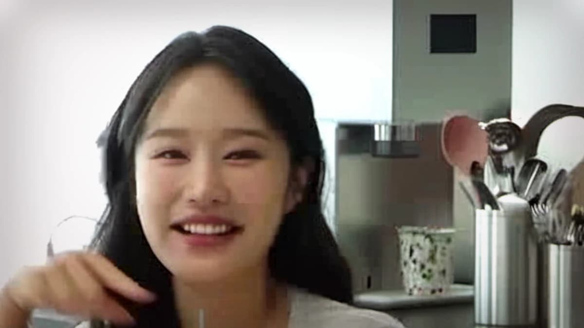 번호 한 번 거절당하고도 3년 연애…헤이지니 부부의 첫 만남 — 제작 일러스트