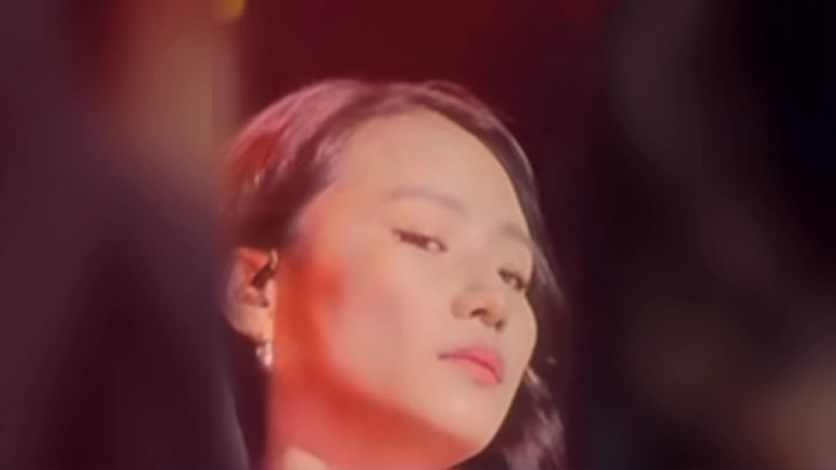 17kg 숫자보다 먼저 남은 말…조현아가 ‘목소리’를 꺼낸 이유 — 제작 일러스트