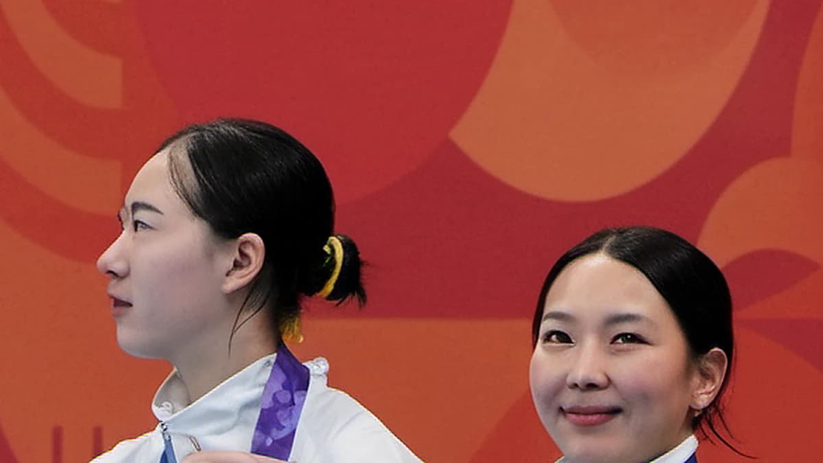 동메달 셋 다음은 은메달…김수지·김나현, 마지막 57.60점에 바꾼 색 — 제작 일러스트