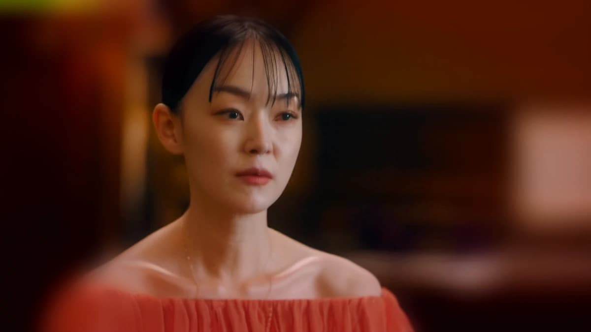 “증오는 가장 강한 힘”…김윤아가 29년 음악 뒤에 숨겨둔 어린 시절 — 제작 일러스트